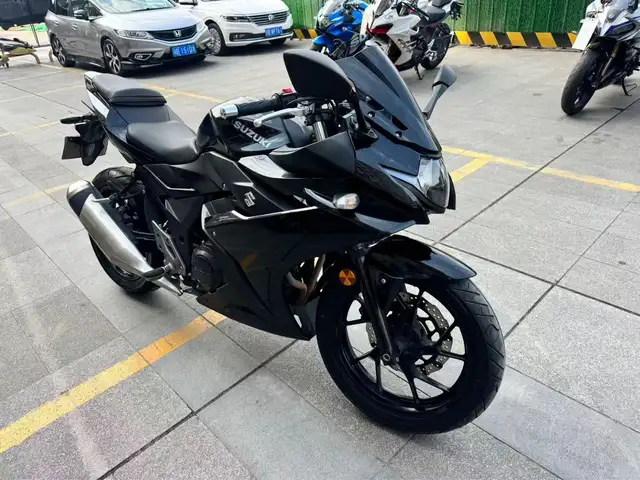 Мотоцикл SUZUKI GSX 250, Душанбе