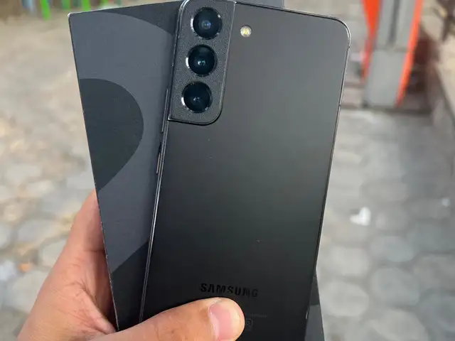 Samsung Galaxy S22, Турсунзаде