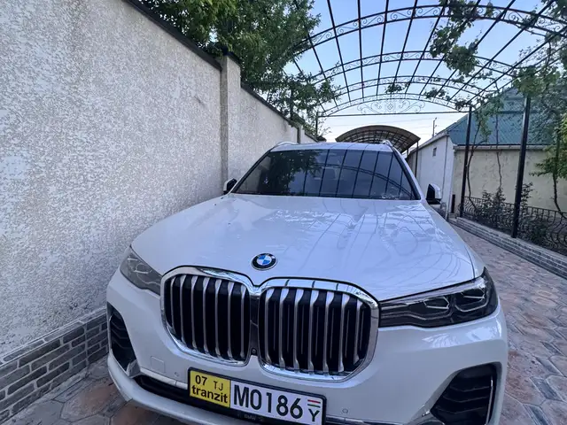 BMW X7