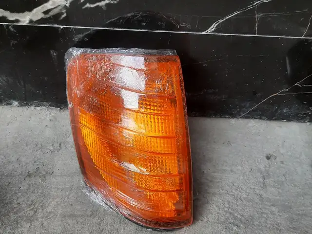 Поворотники от Mercedes-Benz W124, Худжанд