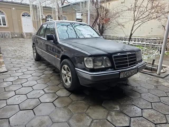 Mercedes-Benz W124
