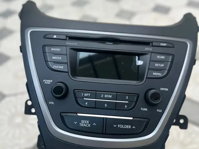Штатная магнитола с экраном Hyundai Elantra MD / Avante, Душанбе