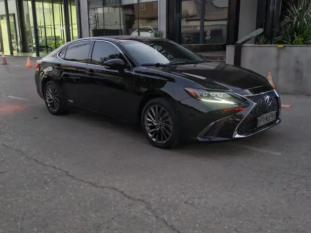 Lexus ES series