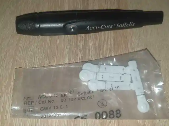 Ручка для прокалывания пальцев Accu-Chek +4 ланцетов, Бохтар (Курғон-Теппа)
