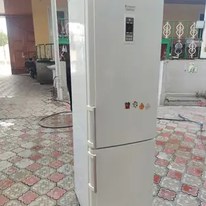 Холодильник Hotpoint Ariston, Бобоҷон Ғафуров