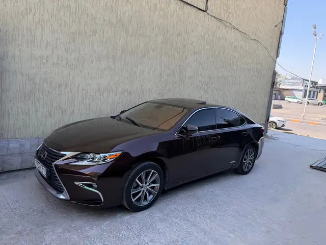 Lexus ES series
