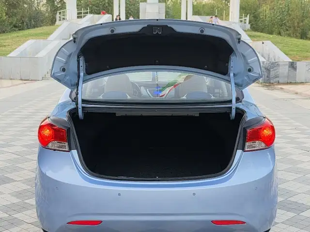 Hyundai Avante, 2012, Турсунзаде - 8