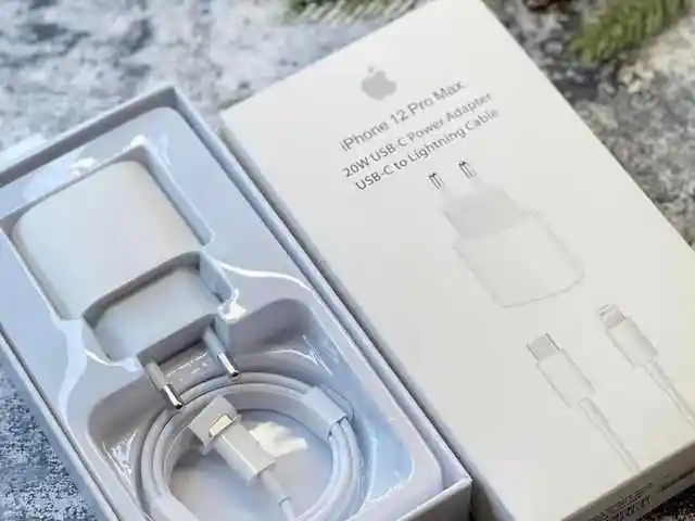 Зарядное устройство для iPhone 20W + кабель, Душанбе