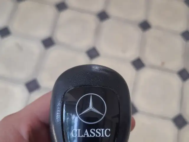 Ручка переключения передач на Mercedes-Benz, Худжанд