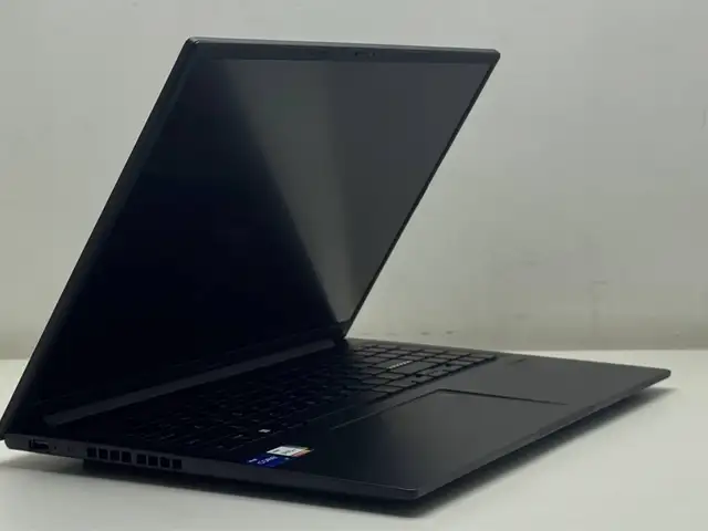 Ноутбук ASUS Vivobook/Cpu intel R Core TM i7 1355U/Ram 16gb Ddr4 3200MT/c, Худжанд