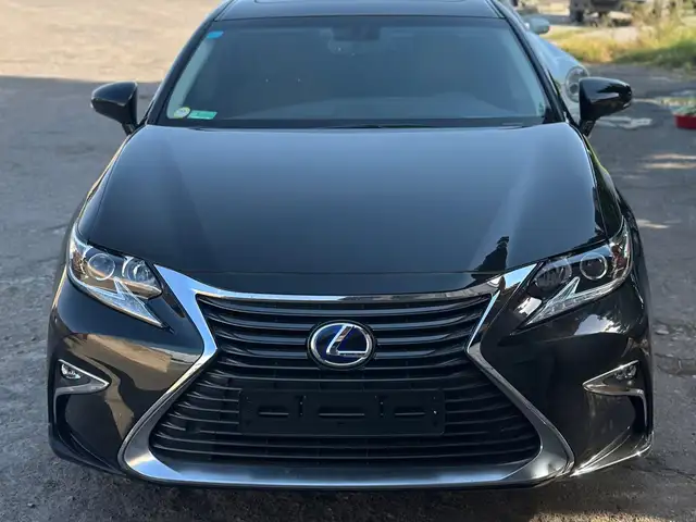Lexus ES series