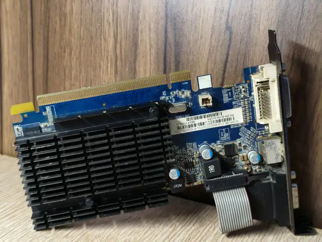 Видеокарта Sapphire AMD Radeon HD 5450 1GB, Душанбе