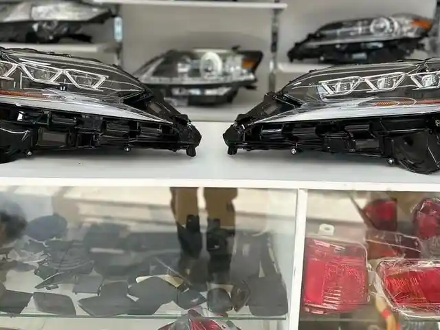 Передние фары 3-лупа на Lexus ES 2017-2019, Душанбе