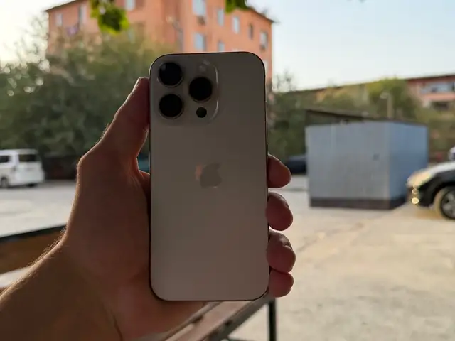 Apple iPhone 16 Pro, 128 gb, Desert Titanium, Душанбе
