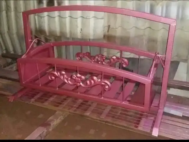 Детская металлическая колыбель, Худжанд