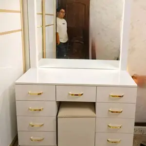 Трюмо с зеркалом, Душанбе