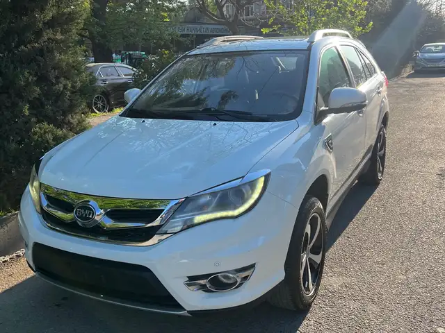 BYD S7