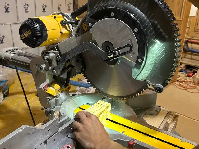 Торцовочная пила DeWalt DWS 780 б/у, Душанбе