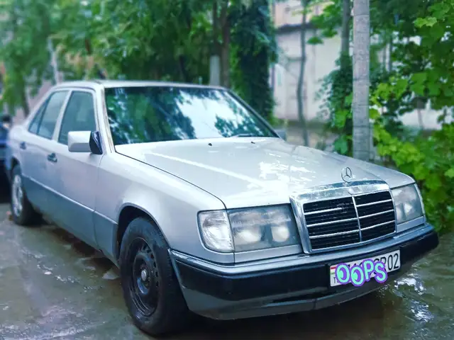 Mercedes-Benz W124