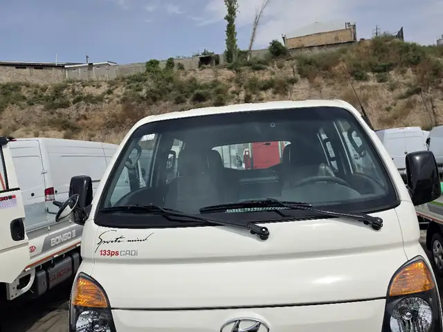 Бортовой автомобиль Hyundai Porter, 2015, Худжанд