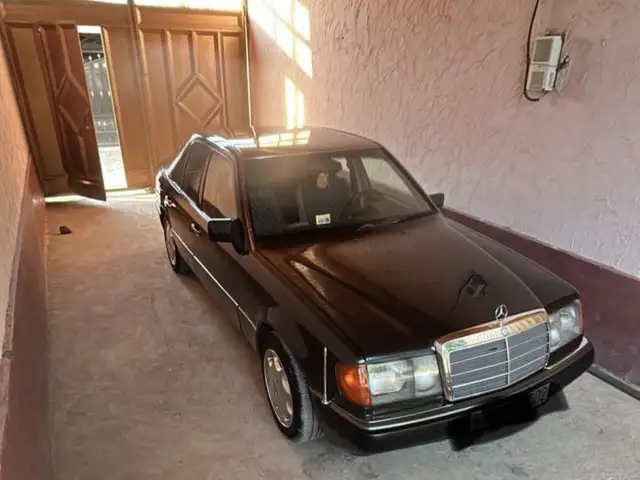 Mercedes-Benz W124