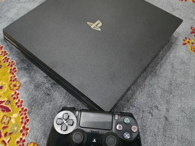 Игровая приставка Sony PlayStation 4 pro, Душанбе