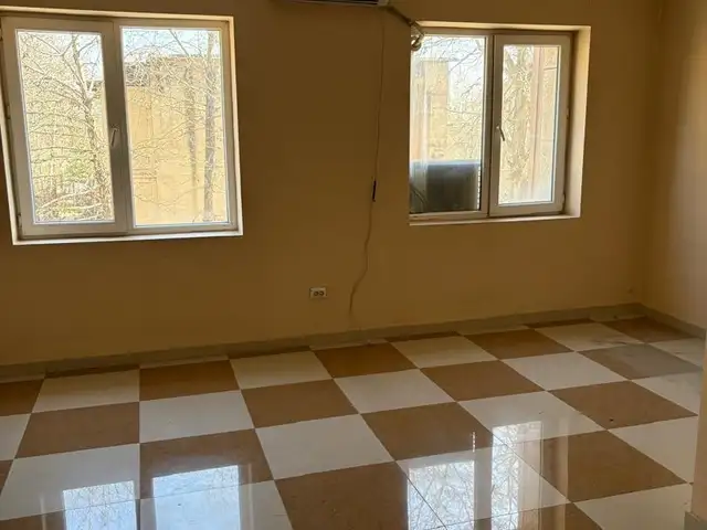 Помещение под свободное назначение, 170м², 82 мкр, Душанбе