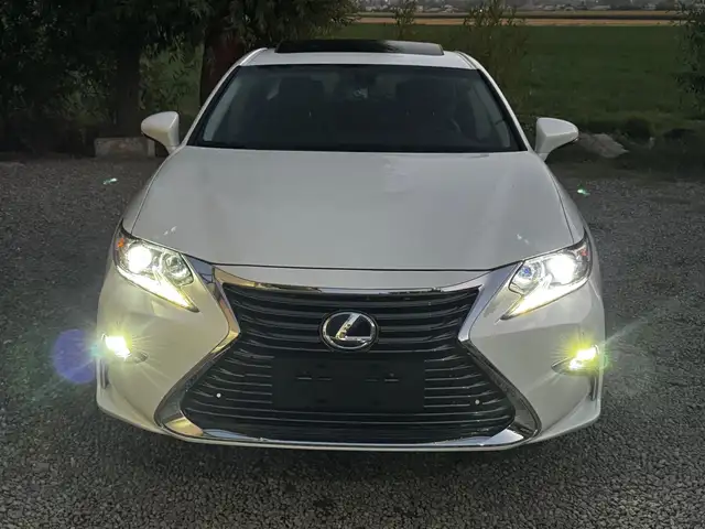 Lexus ES series