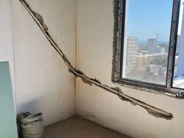Монтаж труб кондиционера внутри стены, Худжанд