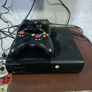 Игровая приставка XBOX 360E 500GB, Рӯдакӣ