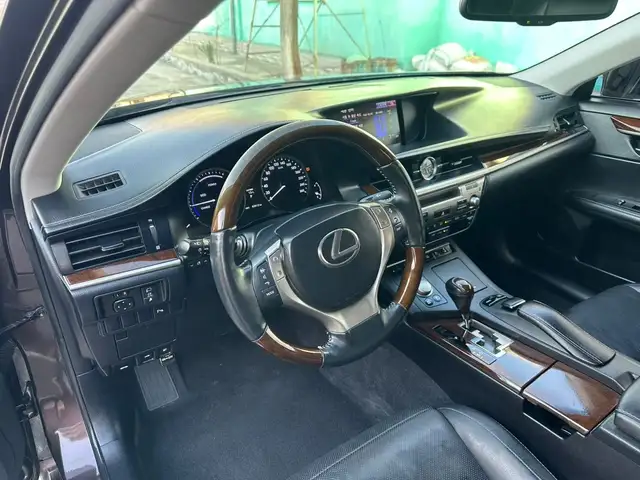 Lexus ES series