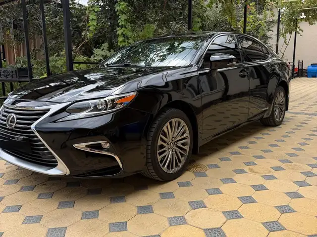 Lexus ES series