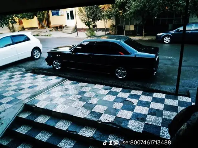 Mercedes-Benz W124