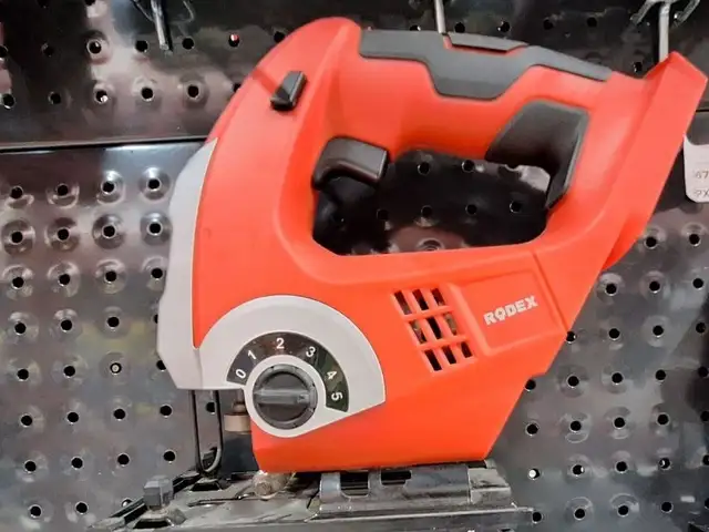 Лобзик с лазером Rodex, Душанбе