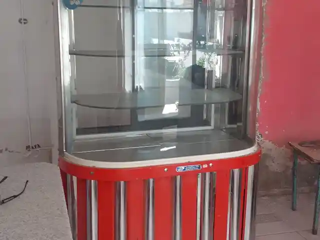Витринный холодильник, Ёвон