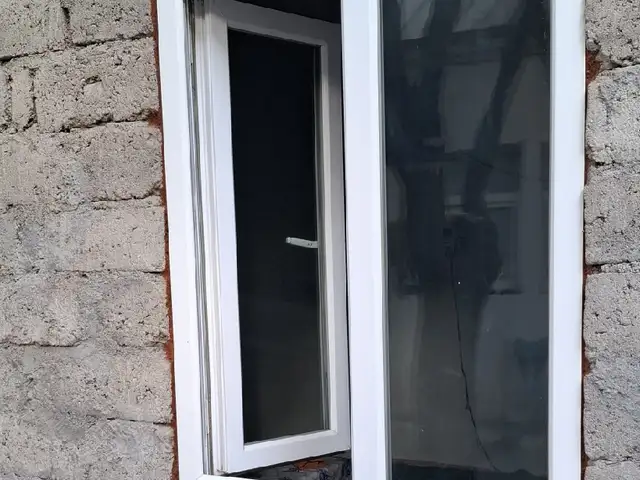 Окна и дверь, Душанбе