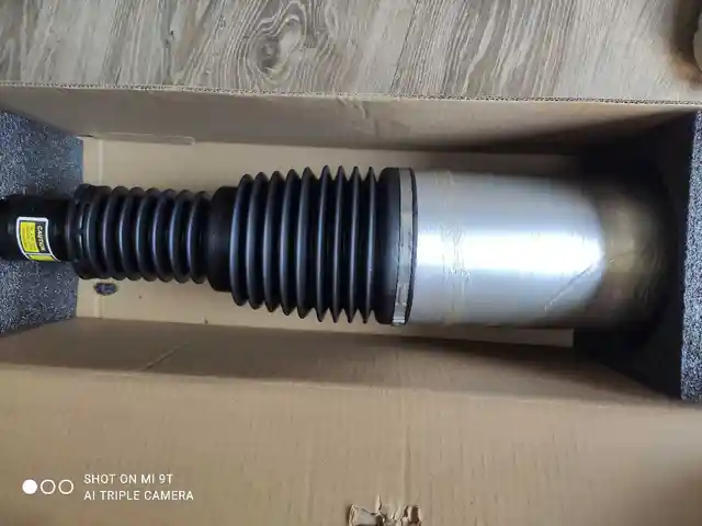 Передний правый пневмо на Land Rover 2014 L 405, Душанбе