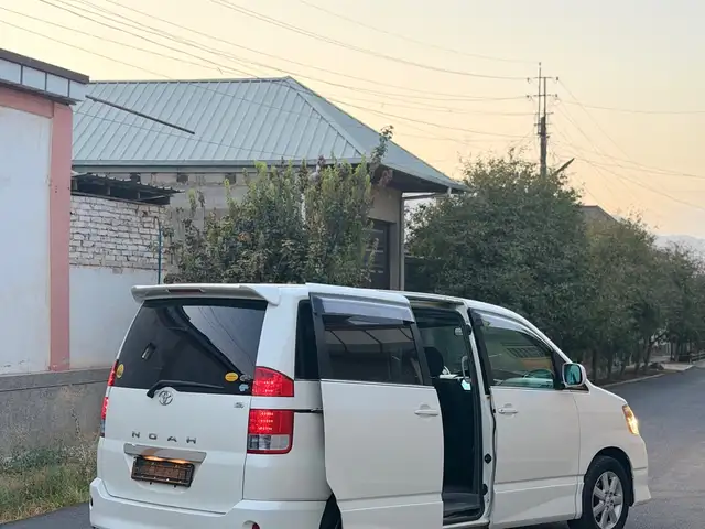 Toyota Noah