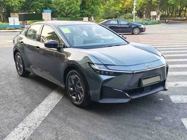 Toyota BZ3