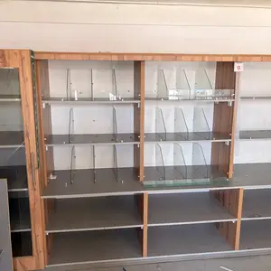 Витрина барои магоза, Исфара