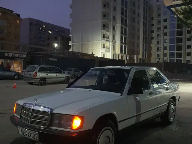 Mercedes-Benz W201