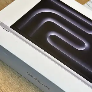 Ноутбук Apple MacBook Pro M5/24/1TB/2026, Хуҷанд