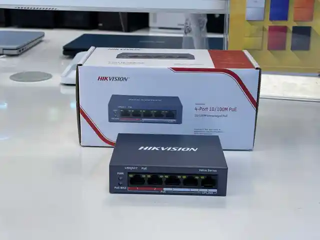 Switch PoE Hikvision DS-3E0105P-E/M 4 порт, Худжанд