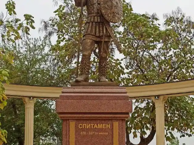 Хайкалтароши, Душанбе
