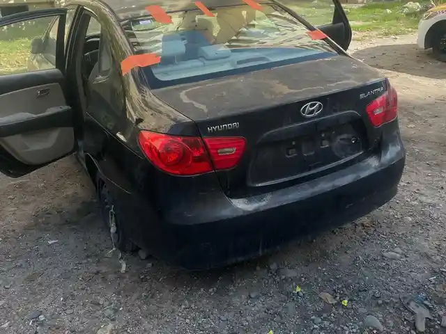 Задний стекло на Hyundai Avante, Душанбе