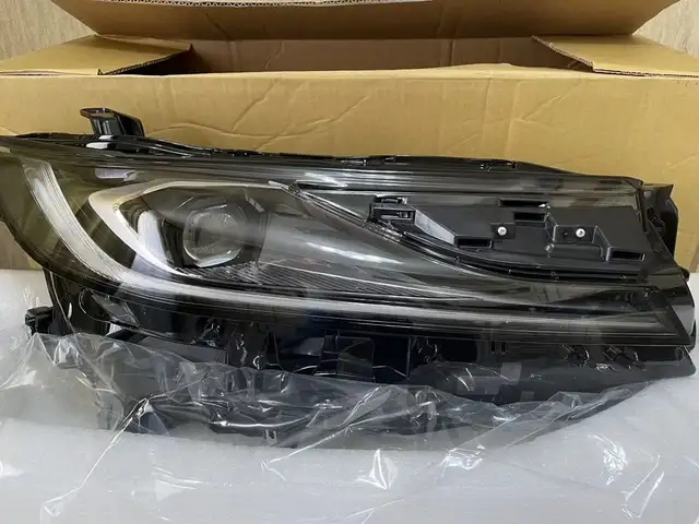 Передние фары на Tayota Camry V80, Душанбе
