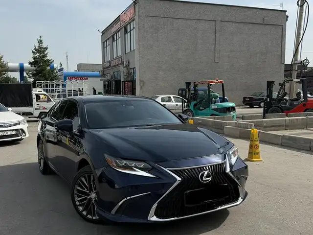 Lexus ES series