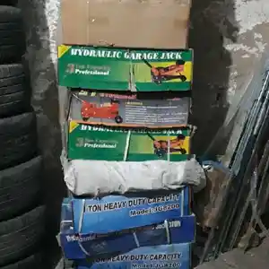 Домкрат, Душанбе