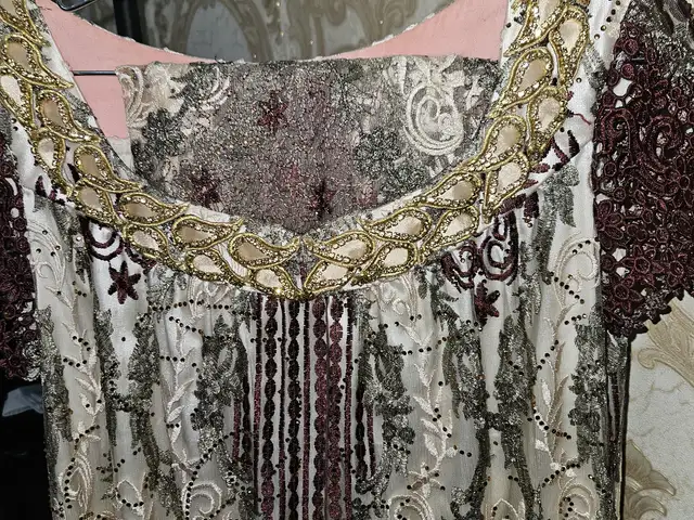 Национальное сеточное платье, Худжанд