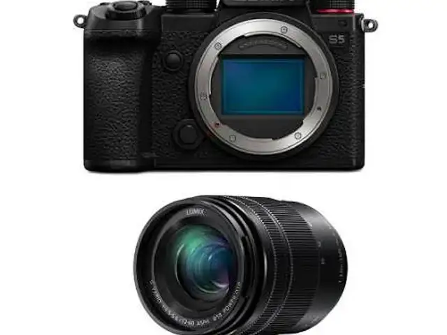 Фотоаппарат Panasonic lumix s5 20-60mm на заказ, Душанбе
